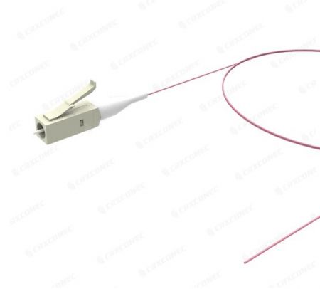 파이버 옵틱 OM4 LC 피그테일 0.9mm LSZH 1M - 지르코니아 페룰 커넥터가 있는 OM4 광섬유 LC 피그테일.